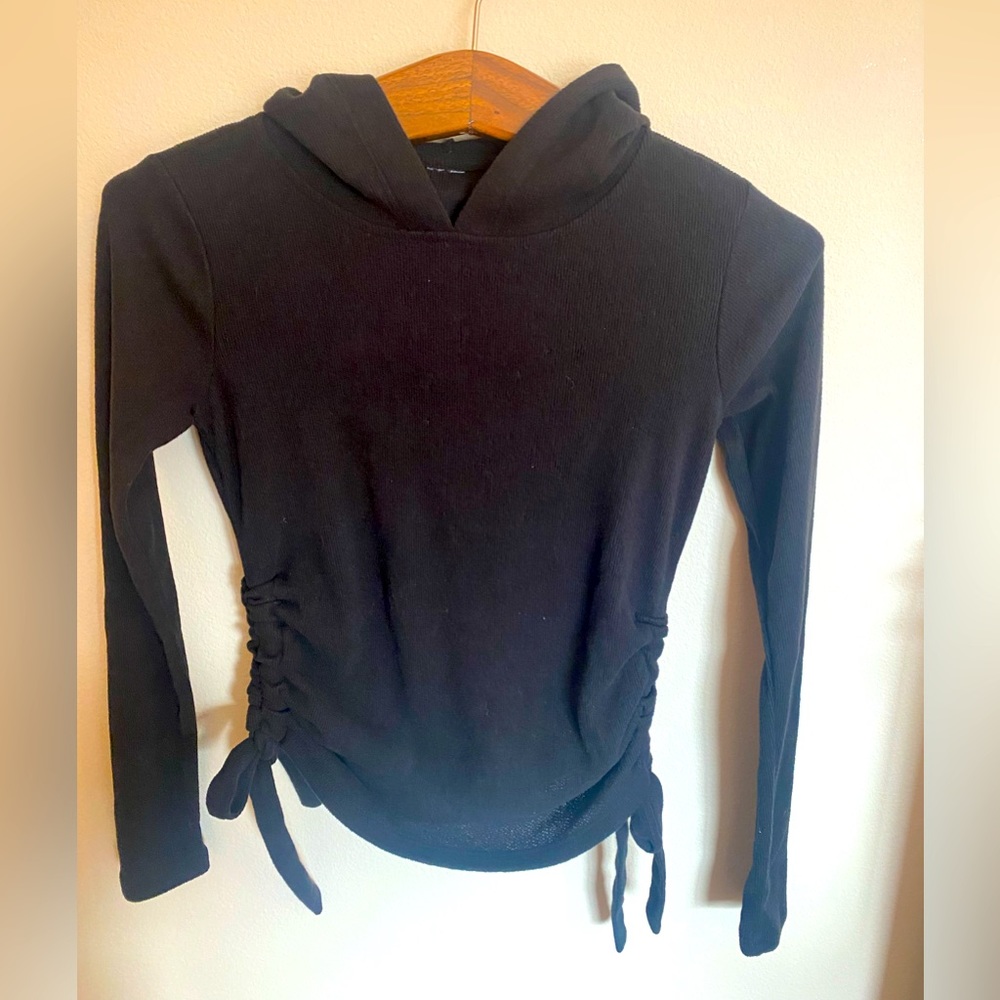 Women’s top with cute side ties